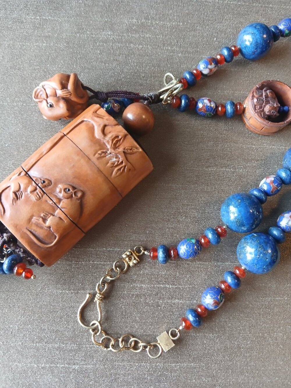 Vtg Multi-Signed Gyokuzan Japanese Inro, carved Mice/Rat Nutwood Necklace